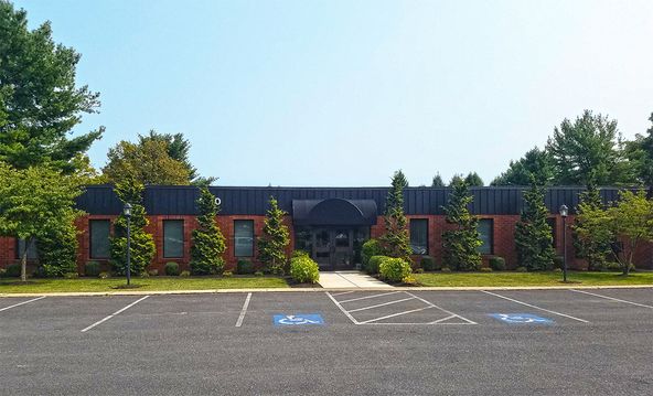 930 Century Dr, Mechanicsburg, PA 17055